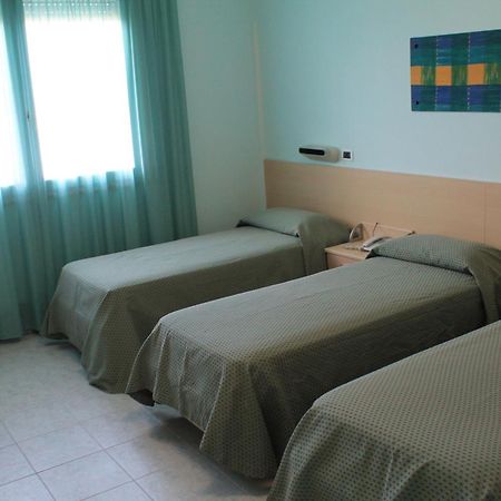 Hotel Minerva Bríndisi Habitación foto